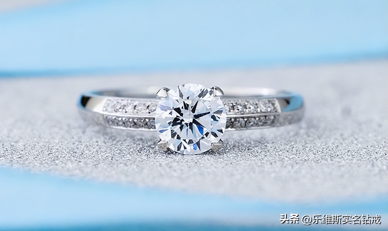 怎么选戒指结婚款式,如何选择购买戒指