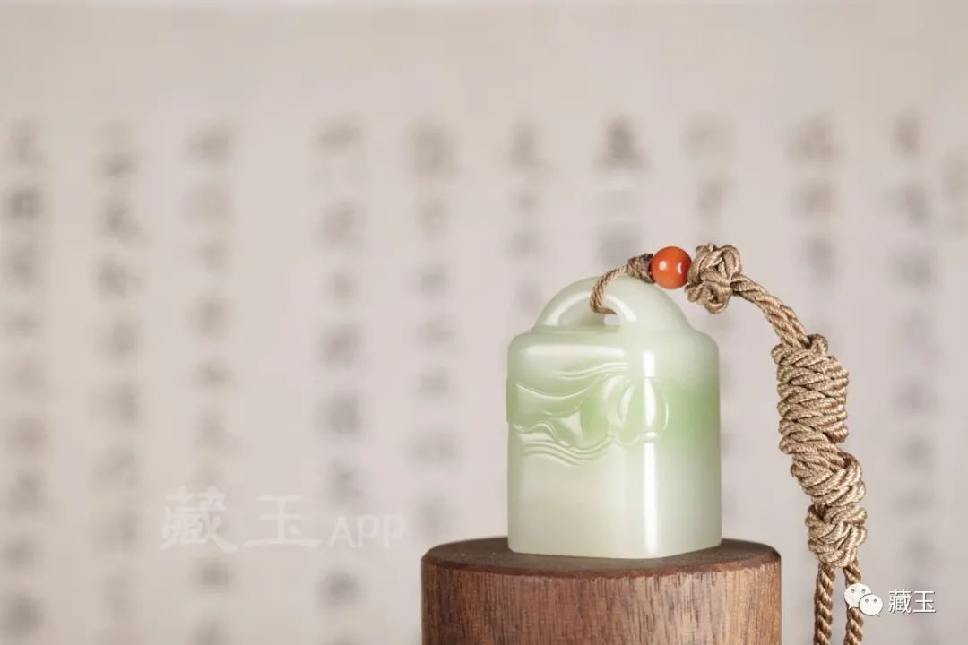 会跑色的玉石,什么样的翠青料是好玉料