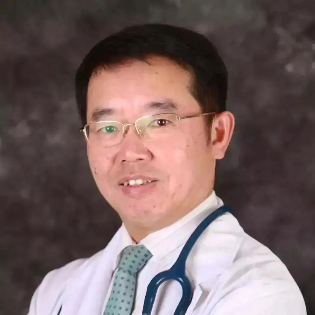 新生儿39天大口吐奶,35天的婴儿吐奶严重