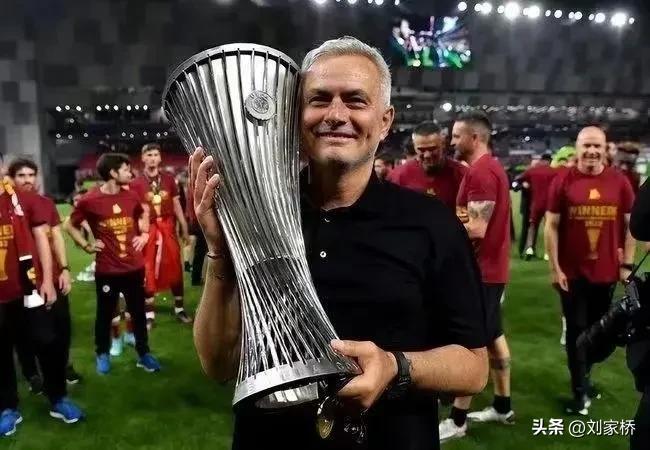 阿莱格里与穆里尼奥ac米兰,穆里尼奥丑陋的摆大巴足球战术