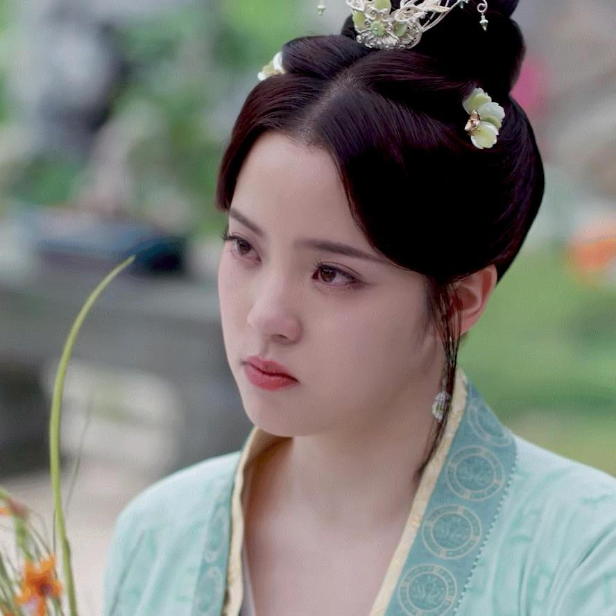 假发，假臀，假肌肉？明星“好皮囊”下，是眼见不一定为实的真相