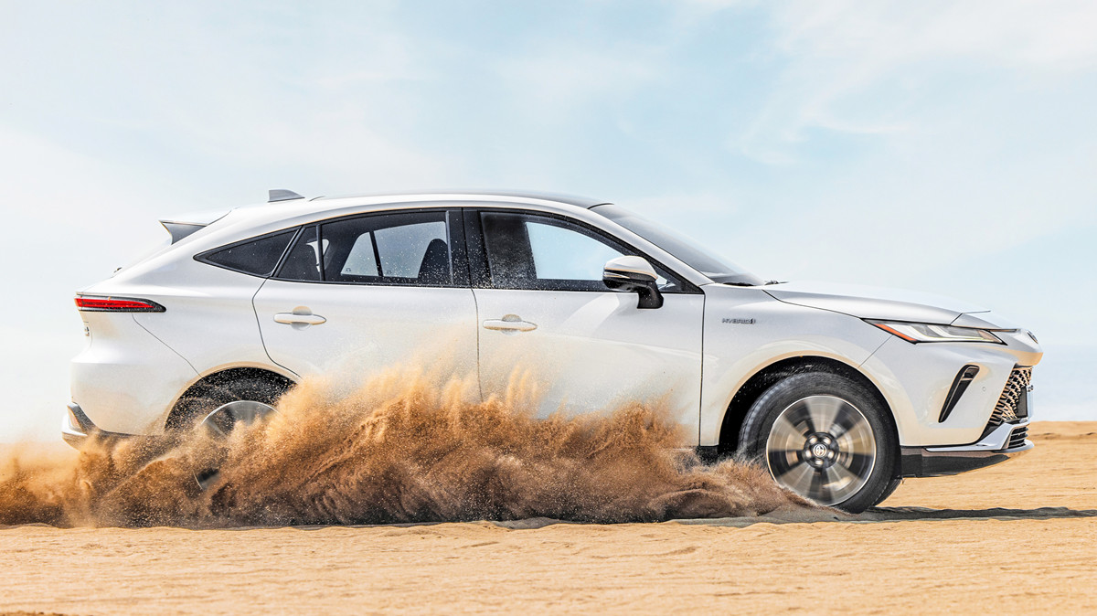 试驾丰田威飒越野视频,广汽丰田威飒两驱尊贵版试驾