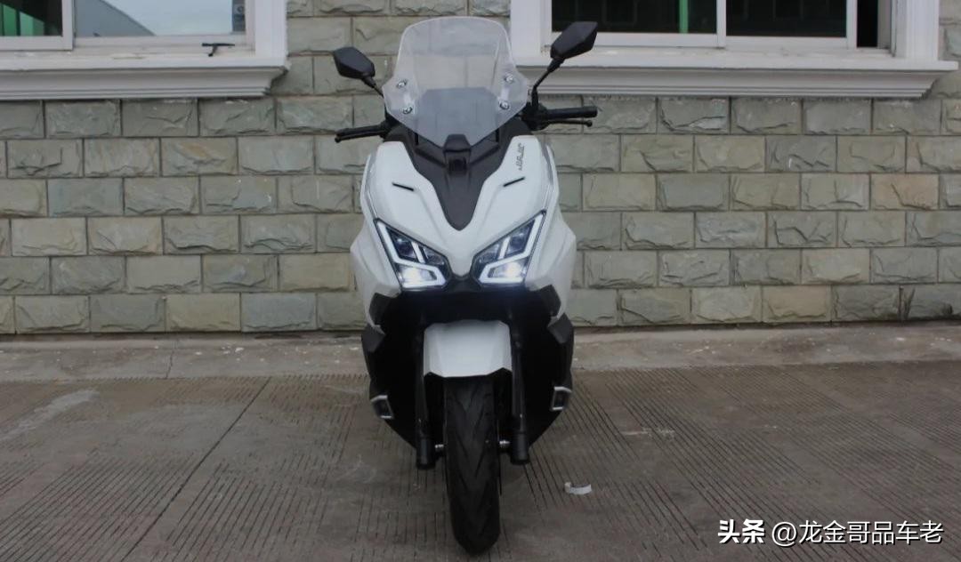 豪爵踏板车新款500,嘉爵500踏板车评测