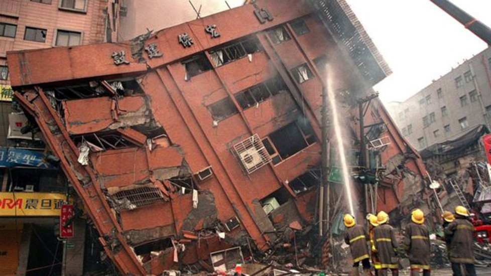 发生地震低楼层安全吗,发生地震的时候哪个楼层最安全