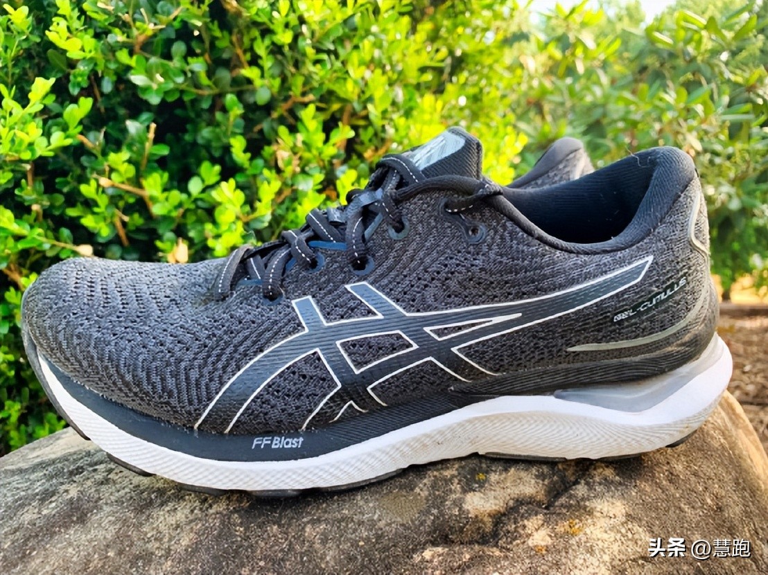 亚瑟士跑鞋推荐前十名性价比高,亚瑟士2022新款