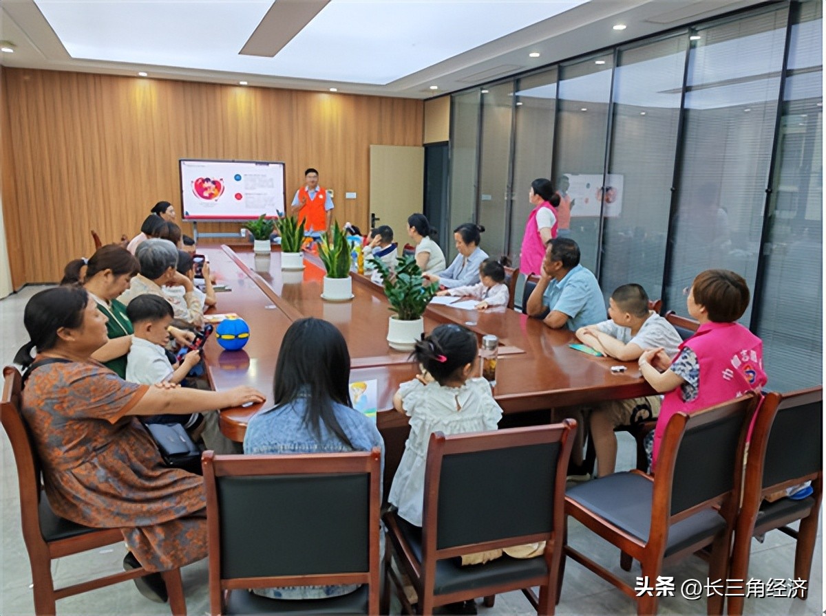 浓情端午粽叶飘香其乐融融,悠悠粽飘香浓浓端午情