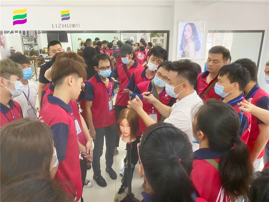 美发短发培训班,美发学校长发边缘层次修剪