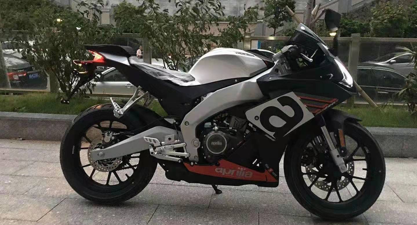 宗申阿普利亚gpr250r对比春风250sr,宗申阿普利亚gpr250r和无极300rr