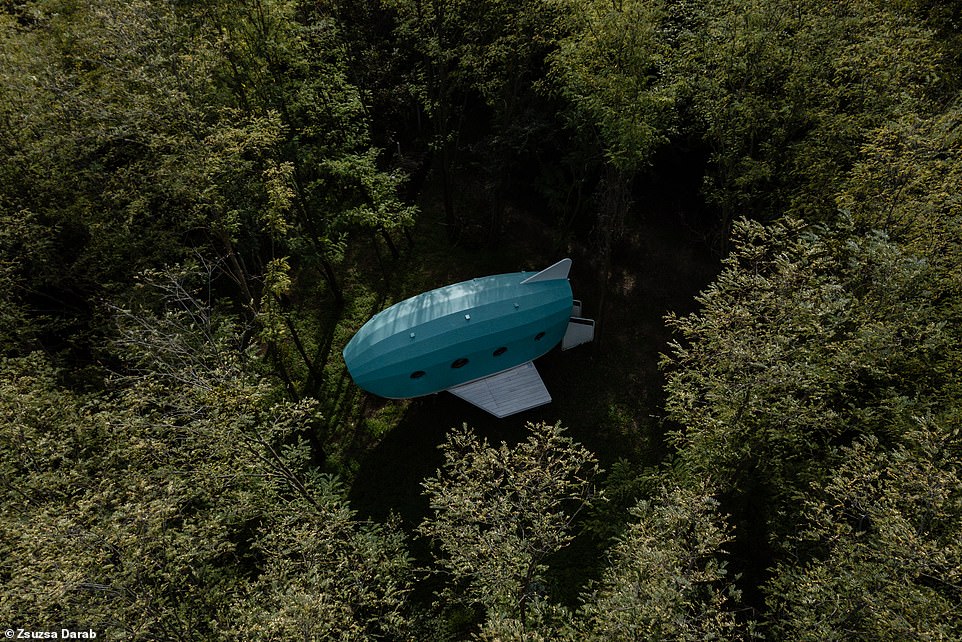 一个小女孩建造自己的房间,13岁少女自己设计制造飞机