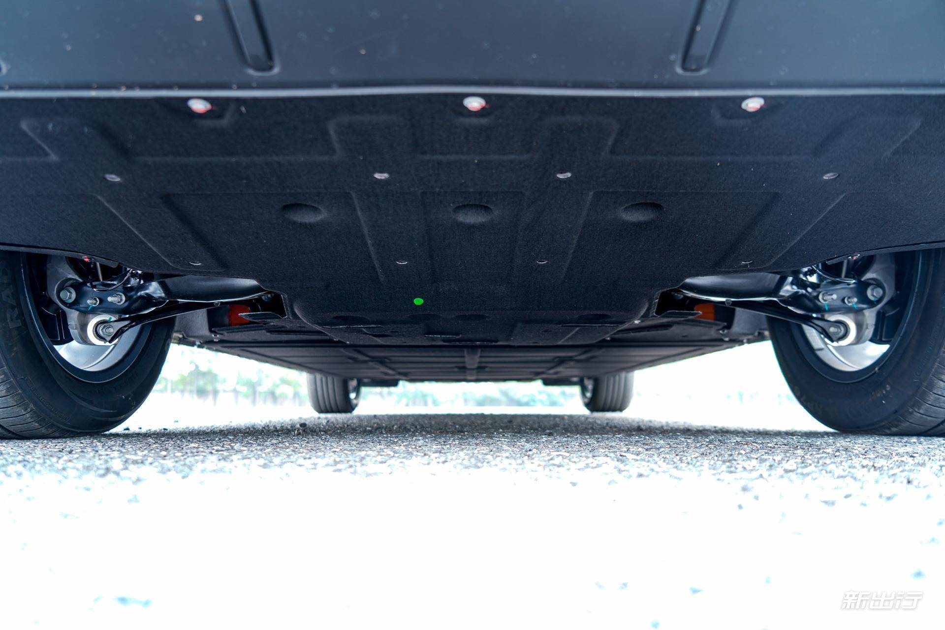 15万的中型SUV体验如何?静态实拍零跑23款C11