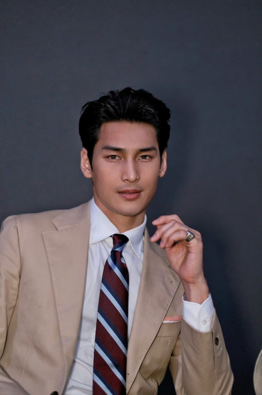 他泰相似男孩之Apo糕卡娜:黑皮小辣椒同经纪人中国血统港风少年