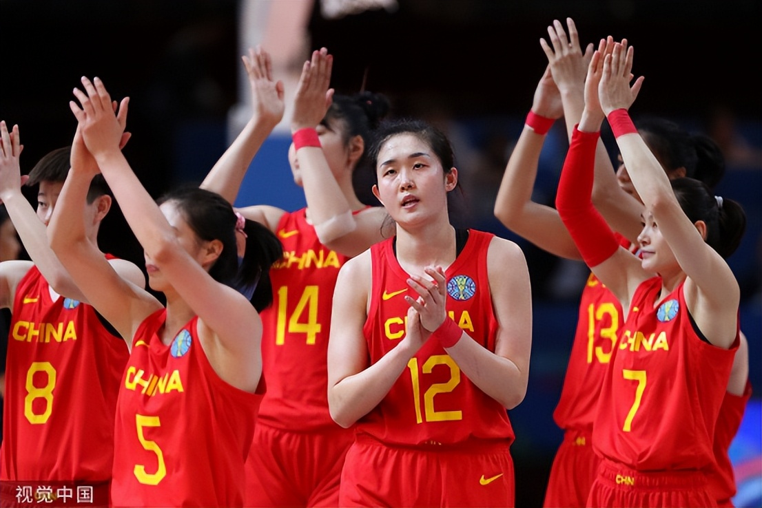 女子国庆前收21份结婚请帖,女孩国庆收25张婚礼请帖