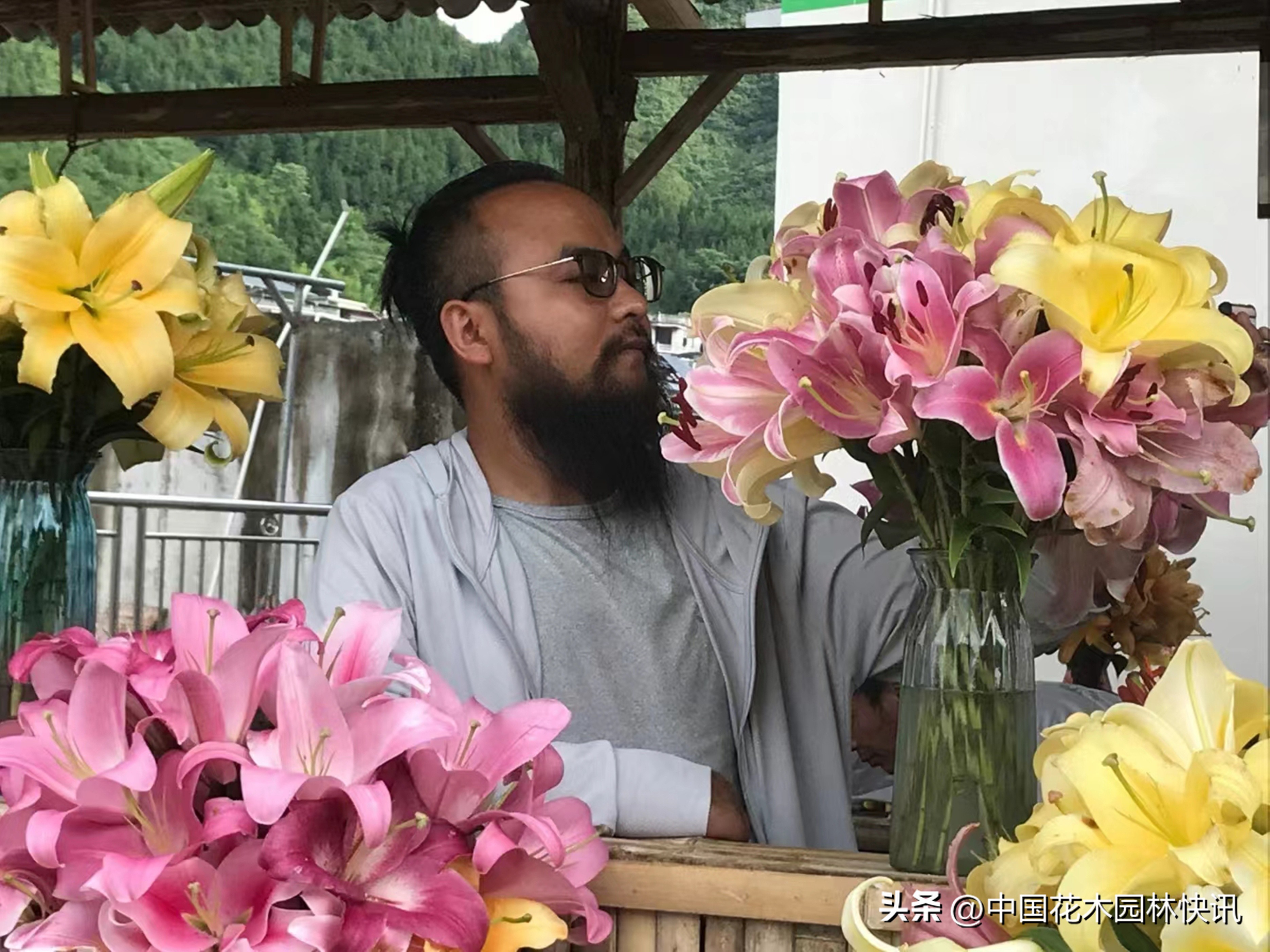 身残志坚百合王子余小龙上榜“大国农匠”