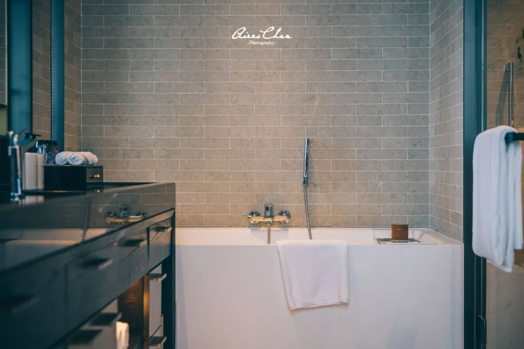 它是岭南花园的代表作，更是华南洲际的新旗舰