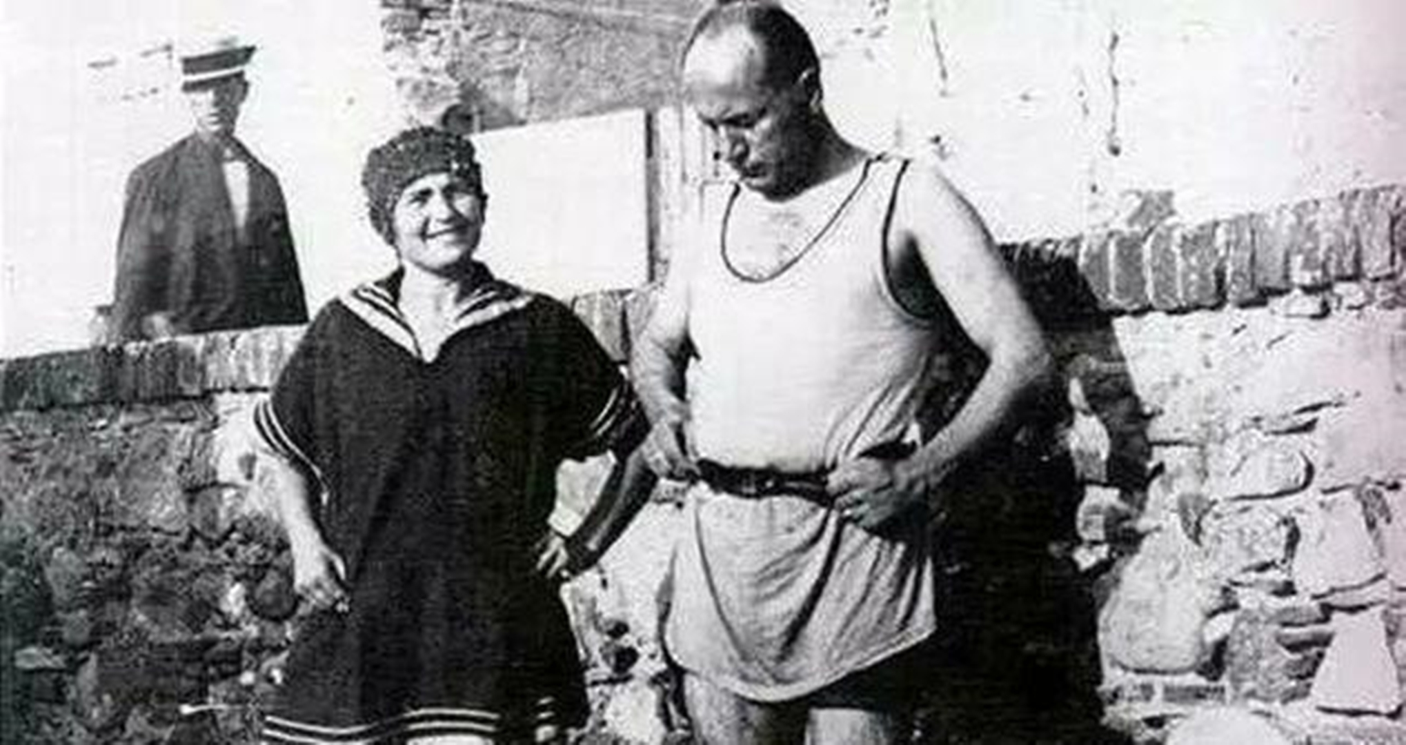 墨索里尼在意大利人心中的位置,墨索里尼怎么下台的