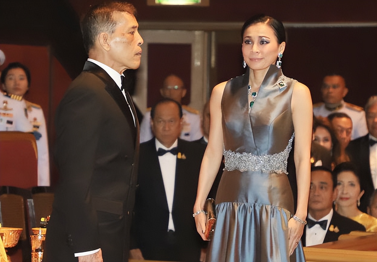 泰国拉玛十世王后照片,泰国国王拉玛十世图片