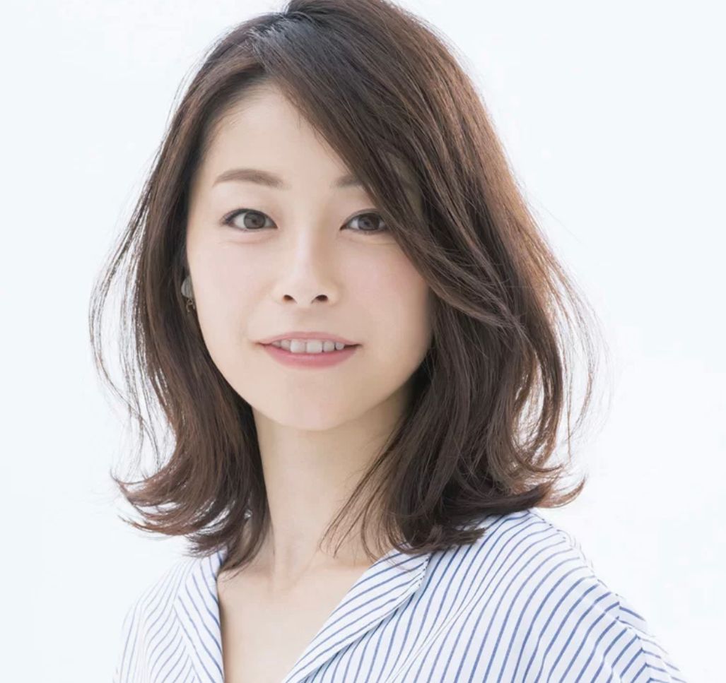 中年女士发量少烫什么发型好看,中年女士烫什么头发好看显年轻