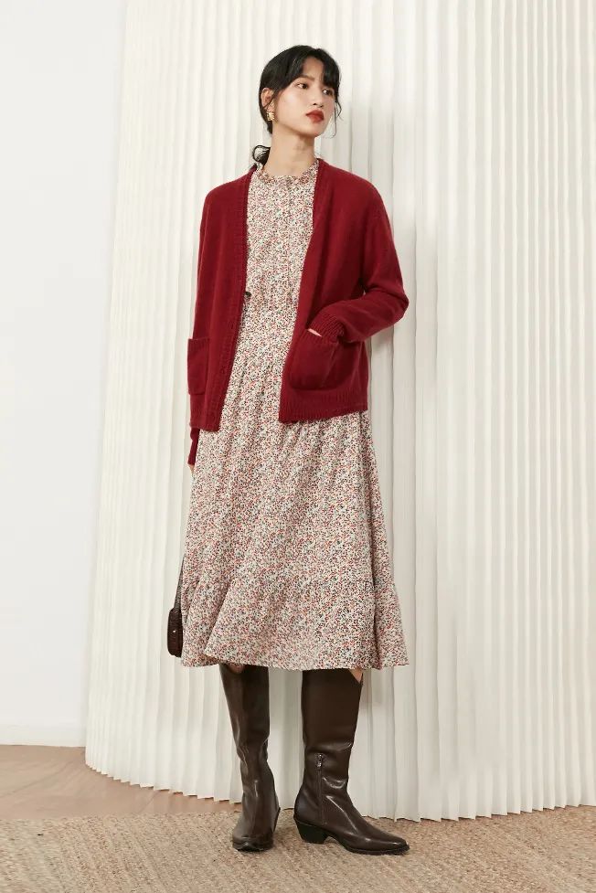 穿裙子靴子过年,过年穿了裙子显瘦