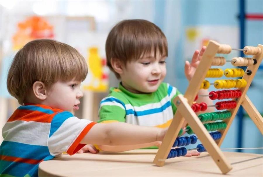 和孩子互换角色孩子不耐烦,孩子角色互换变大人