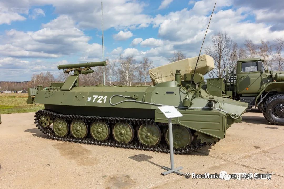 70后*器武**取得五杀，俄军风暴-S反坦克导弹车全灭敌人保护渡口