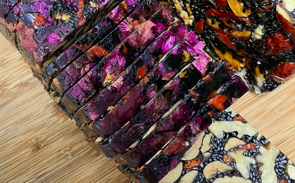 阿胶糕熬糊了还能吃吗,阿胶糕熬得有点稀怎么办