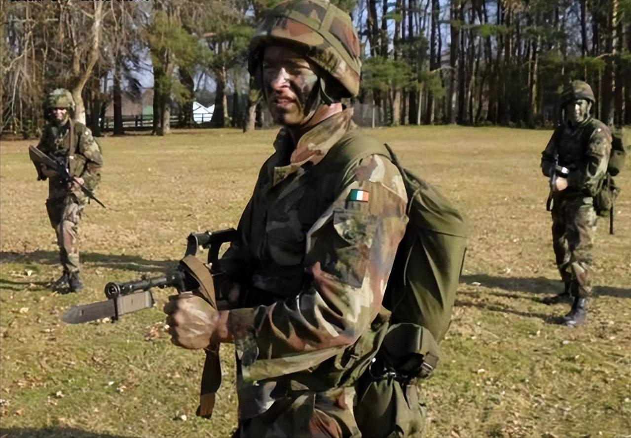 德国现代冷兵器,索林根KCB77多用途*刀刺**,量产刀也可以精致