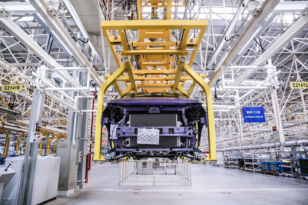 “德国战车”打价格战，中国“車”却提价卖，什么情况？