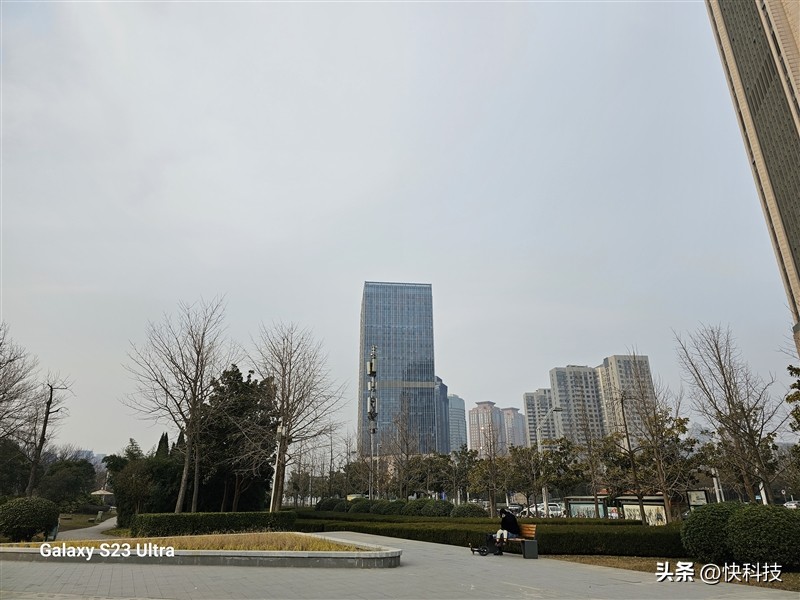三星galaxys23ultra超大屏,三星galaxys23ultra打游戏分屏