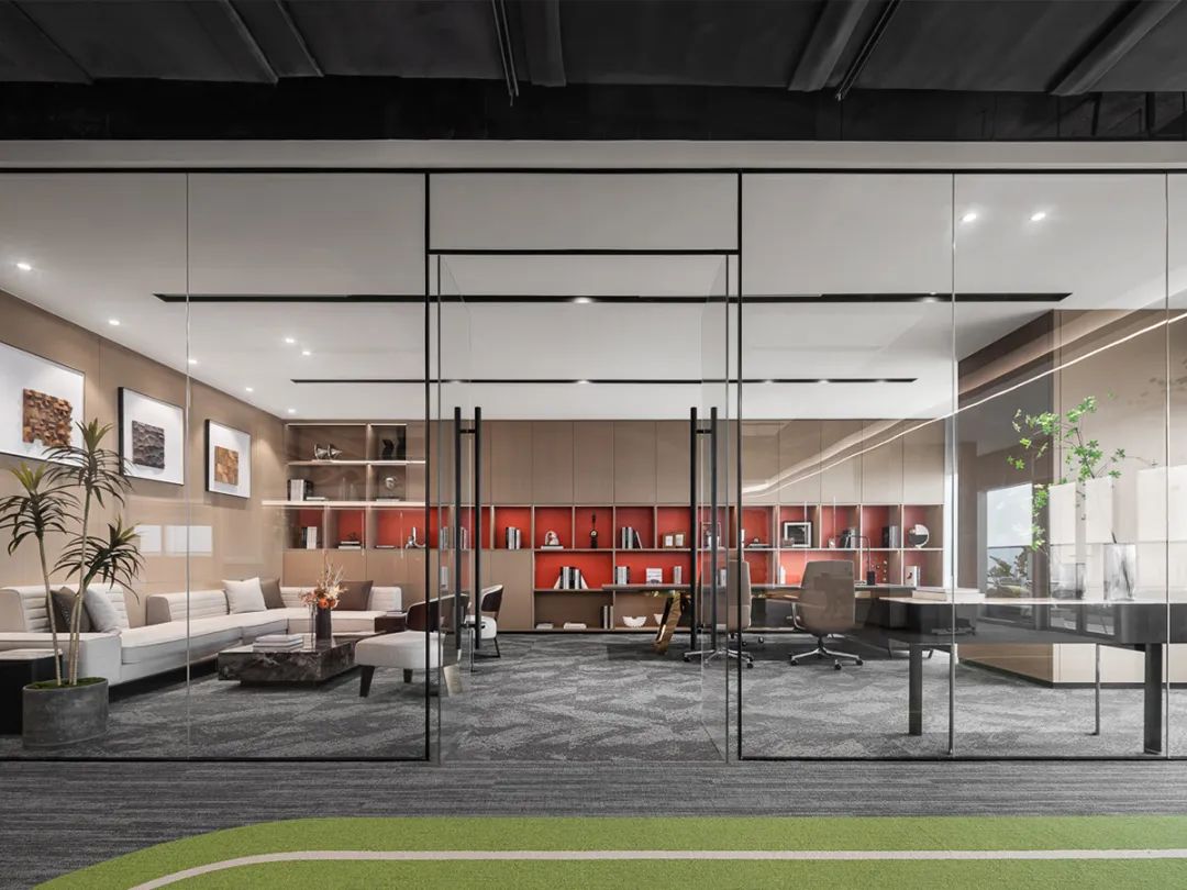 “打翻了”调色盘设计的办公室原来长这样！