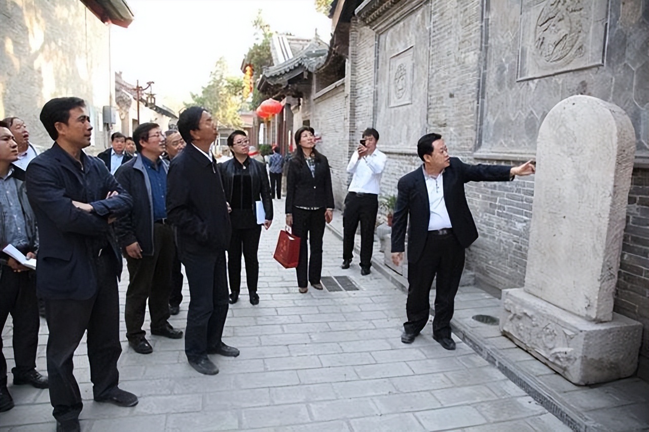 “你做不了就换人！”“疯子市长”耿彦波发怒，市民拍手称快