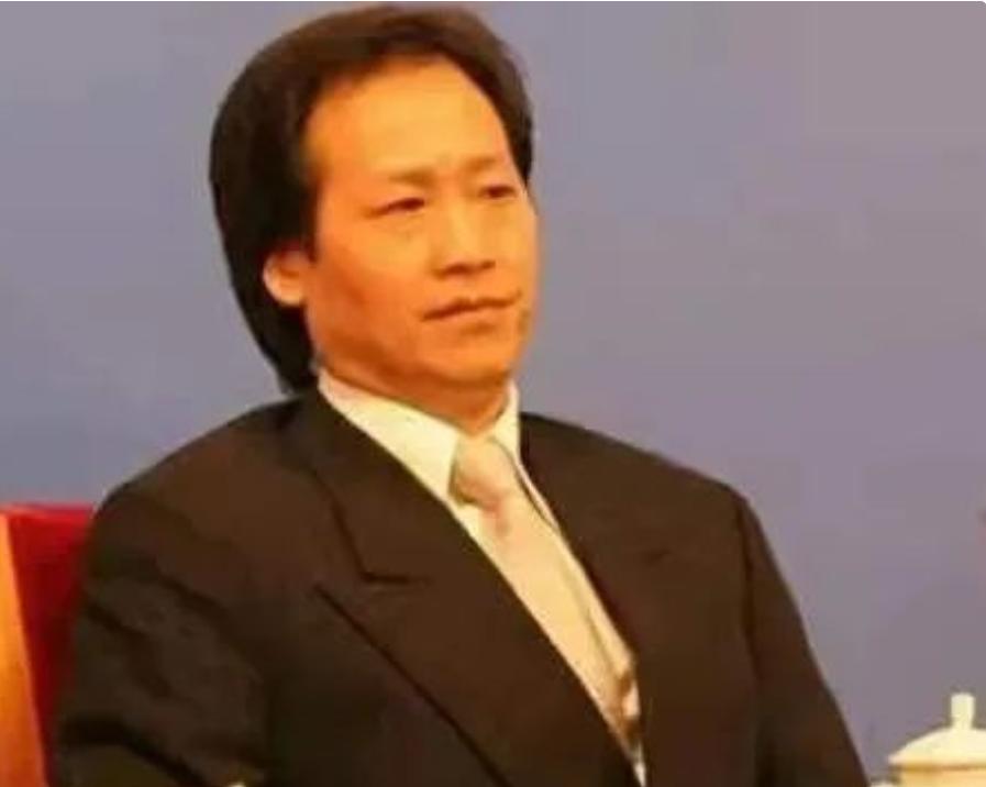 刘亦菲杨采钰比较 (刘亦菲陈金飞杨采钰微博)