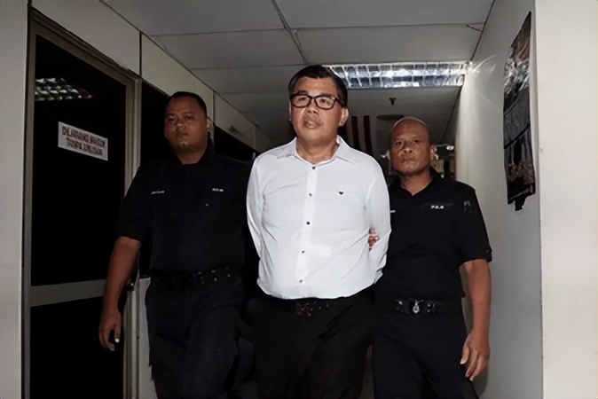 张誉发:骗中国人5000亿,躲泰国当7天和尚,一边逃亡一边买公寓