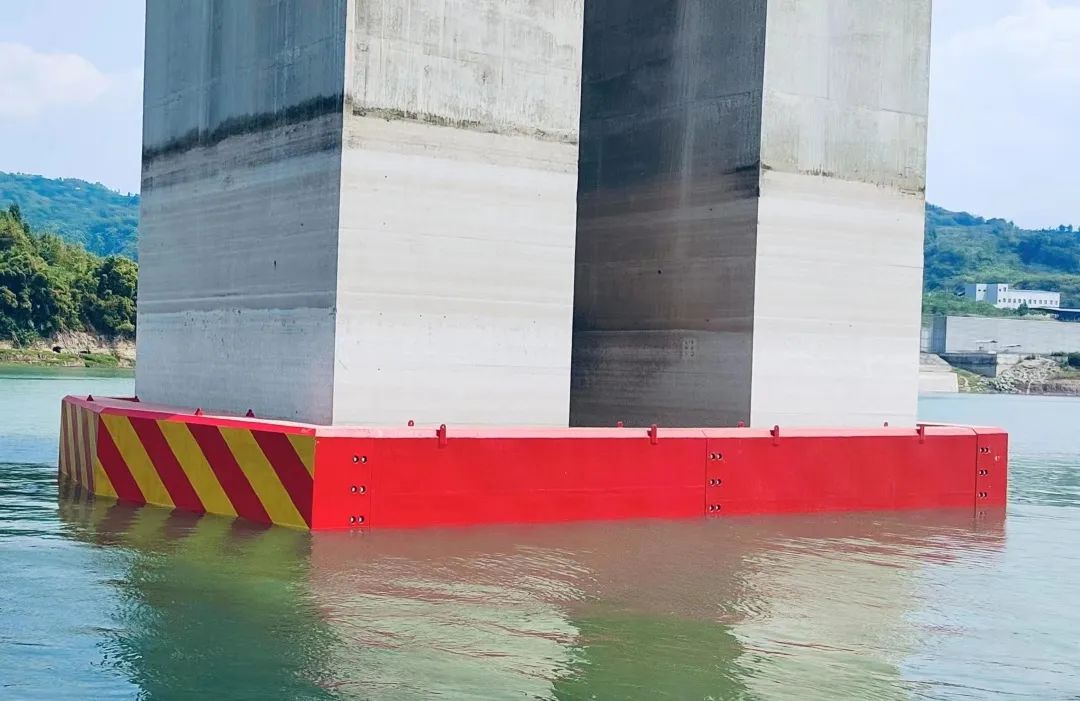 防碰撞预警系统位置,实现主动防撞预警全覆盖