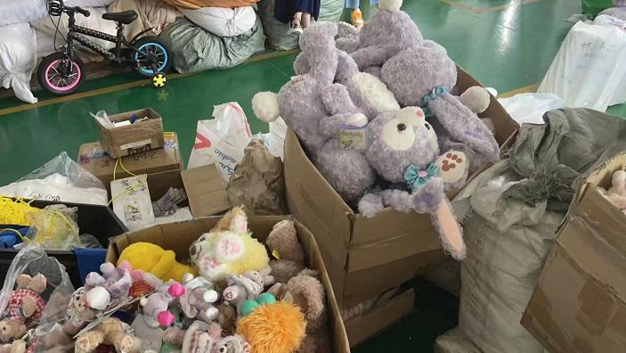 玲娜贝儿卖42元主播被抓,制售假玲娜贝儿被批捕