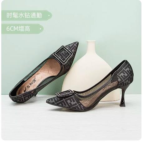 鞋子要合脚还是可以大一码,跑鞋穿大一码还是合脚