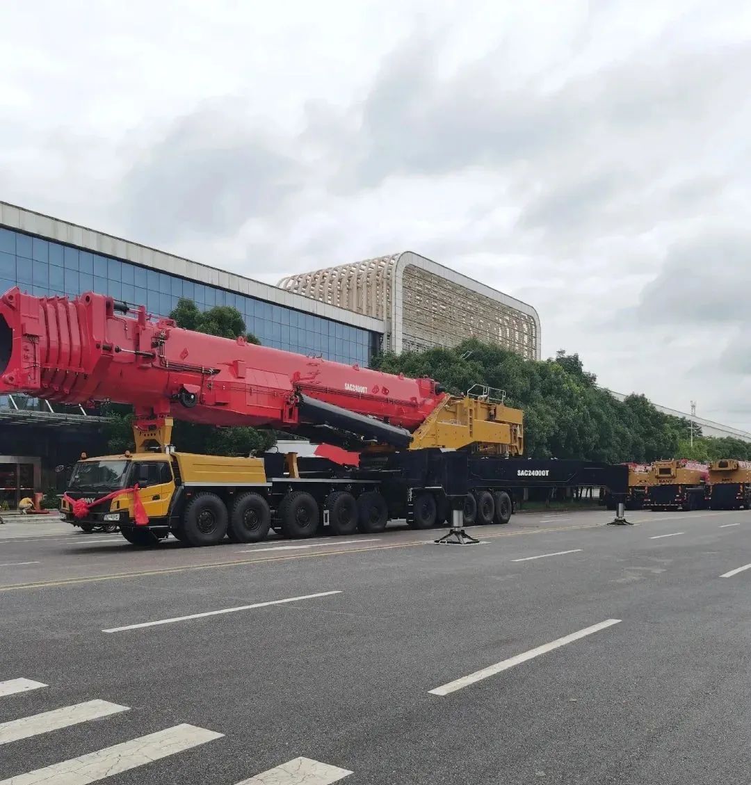 巨力神20400吨吊车,巨力神2000吨吊车