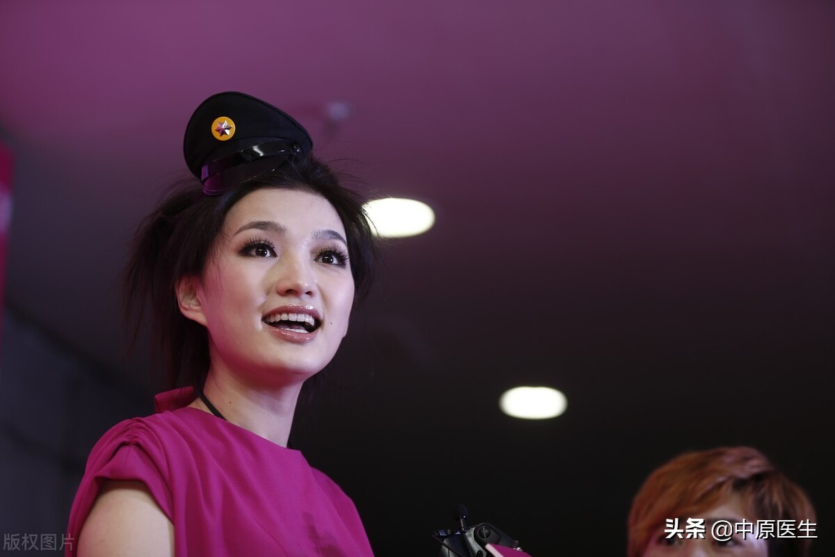 雄性激素高，3岁女童比同龄人高很多，有男性特征，医生及时调整