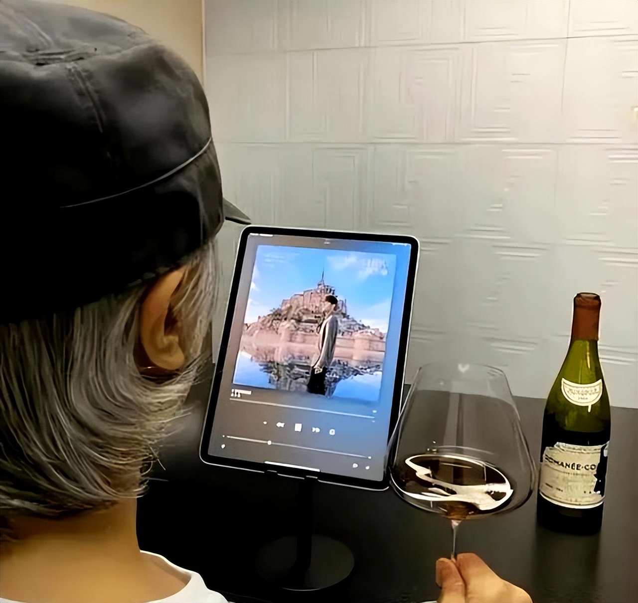 周星驰周杰伦晒同框照高清图,双周天王周星驰和周杰伦合体照