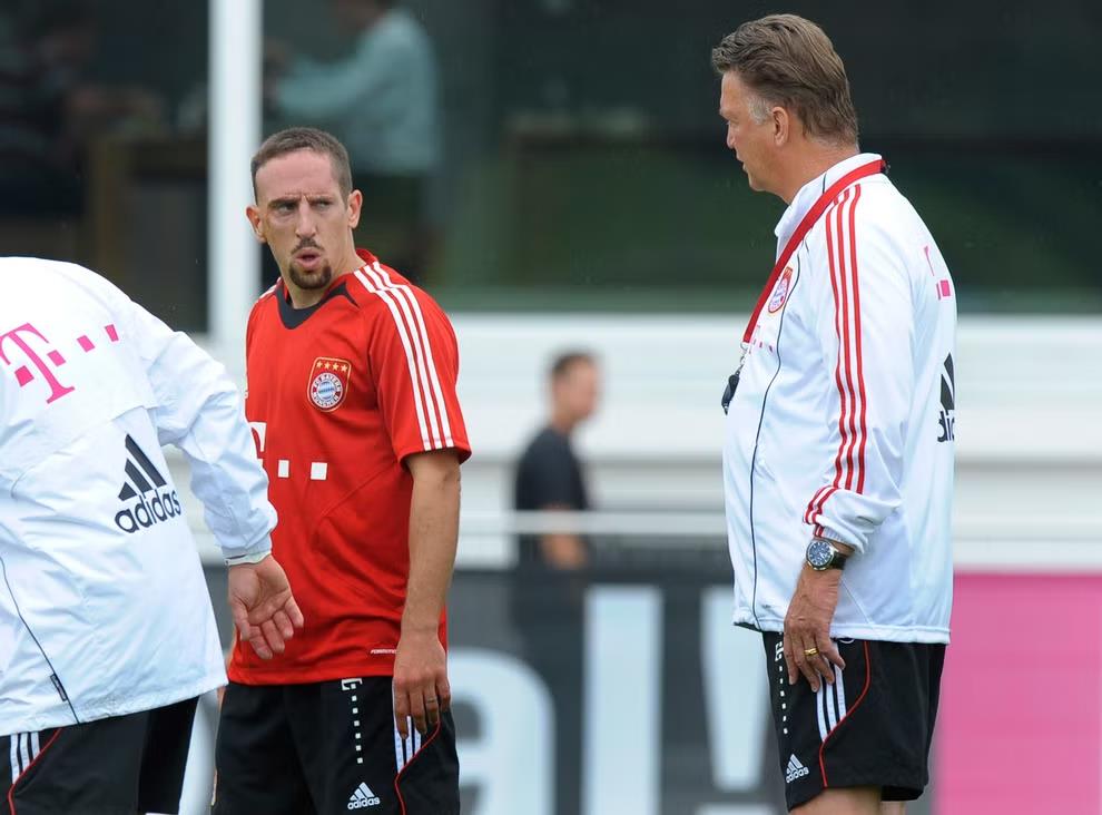 梅西为什么要怼范加尔,梅西为什么怒怼范加尔