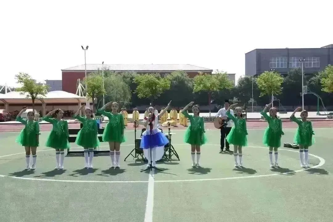 学习二十大，争做好队员|富平县各级少先队组织开展少先队员入队仪式暨庆“六一”文艺汇演主题活动