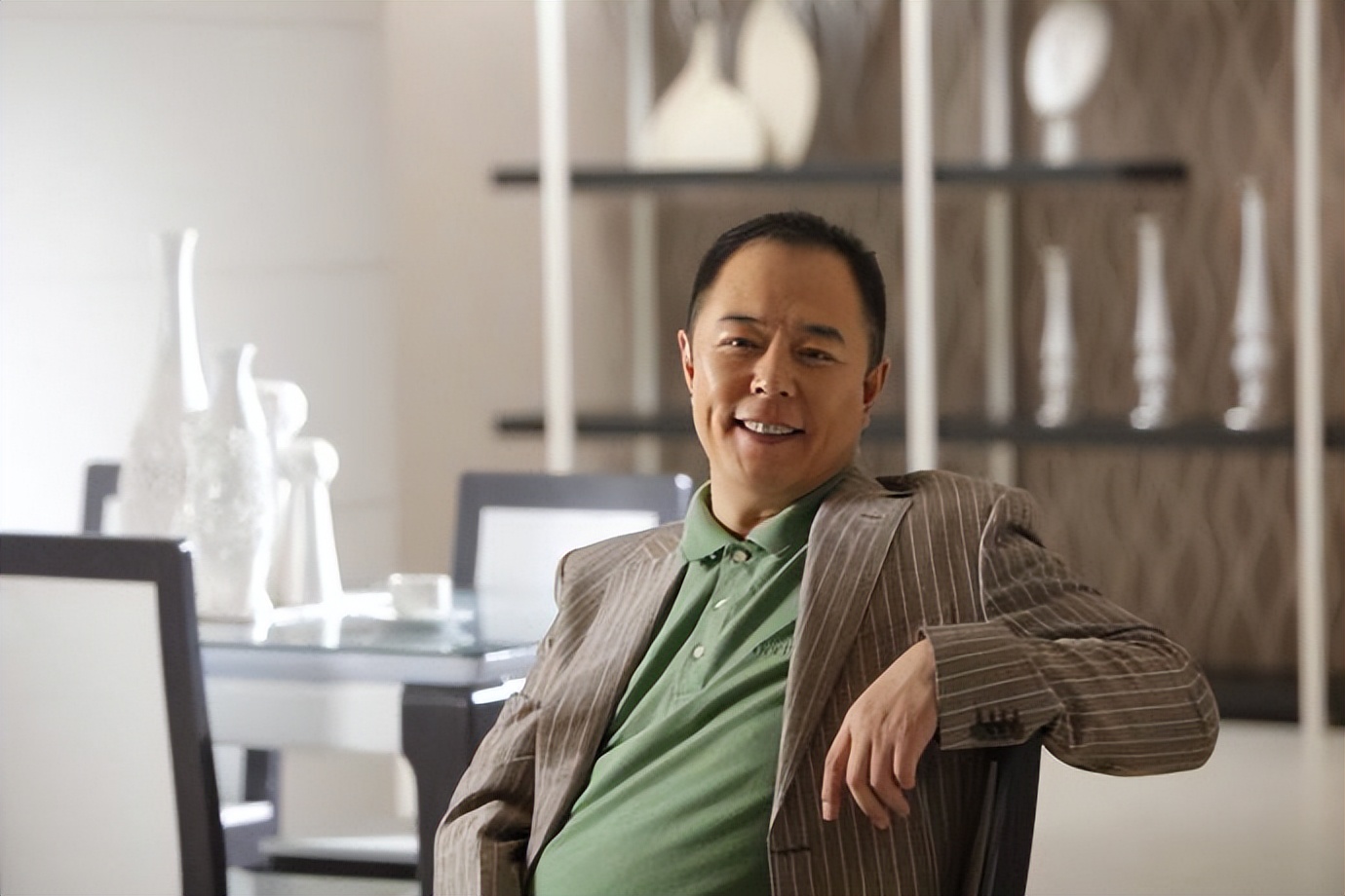 瞪眼咆哮,摇头晃脑,这6位演技被高估的“老戏骨”,该亮亮相了