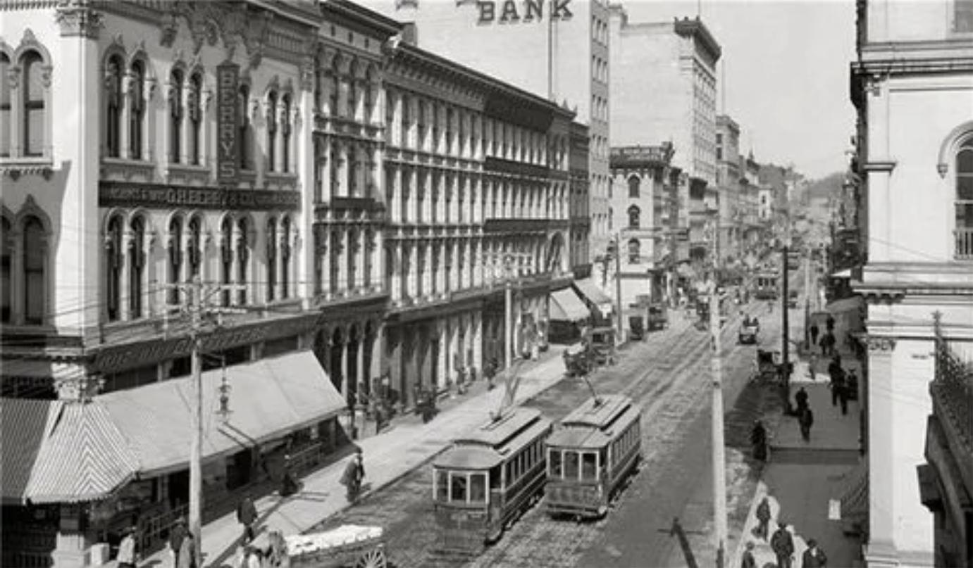 1999年，我军一少将部长参加聚餐，引起公安怀疑，逮捕后被判刑