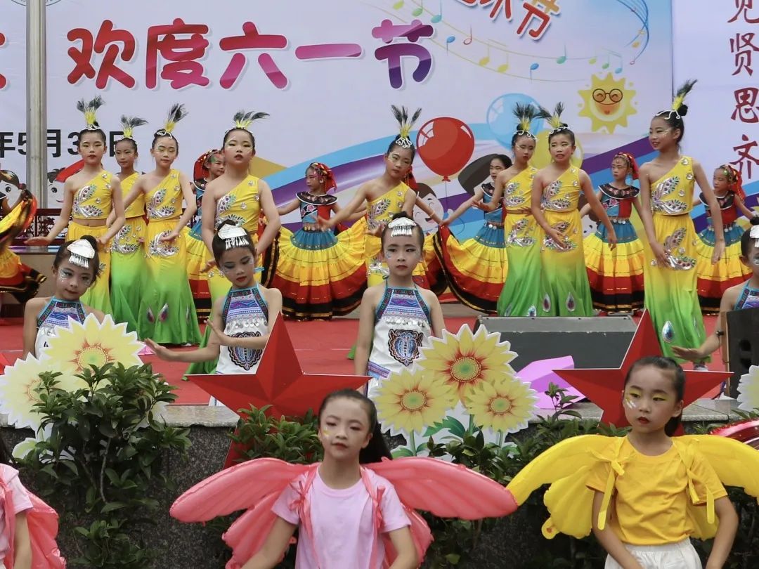 桐梓县学校六一儿童节,萌娃欢乐多幼儿舞蹈