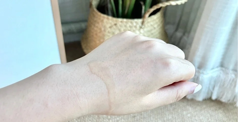 女生想变白变漂亮，公认好用的4款美白精华要知道，有效去黄提亮