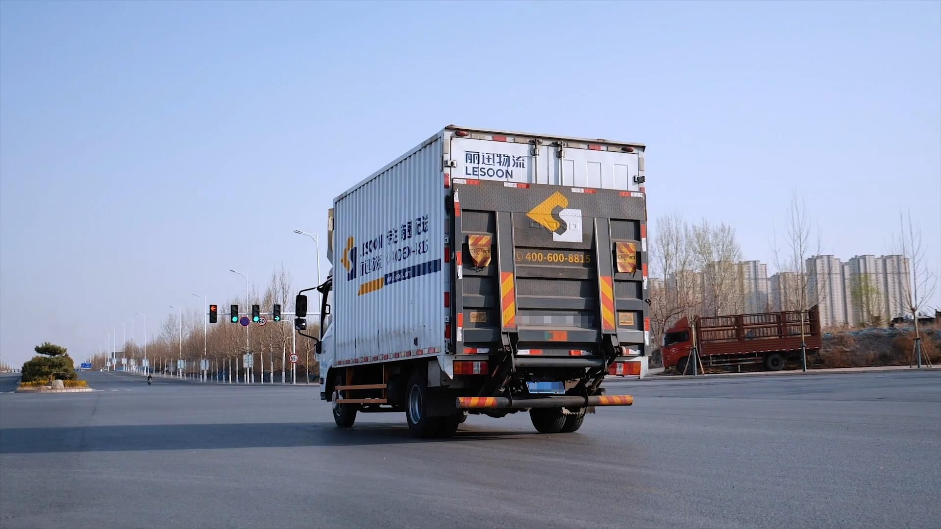 每一辆都是高品质！江西五十铃翼放轻卡助力服装运输车队高创收