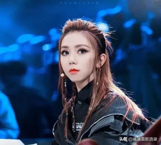 隐藏在小学生里的神仙嗓音邓紫棋,邓紫棋极具特色的嗓音倾情演唱