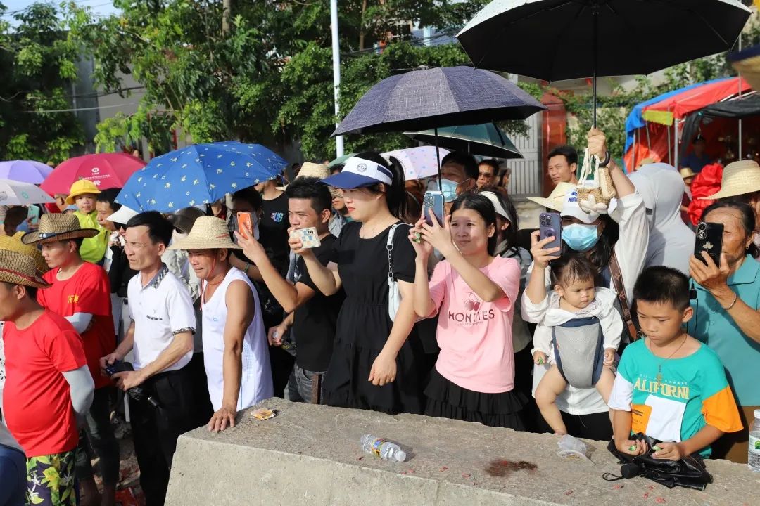 海南端午习俗|儋州“泊潮海龙舟”现场超燃