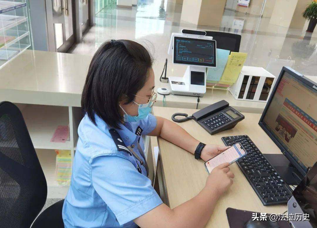 告别了“梓涵”时代，新一批“怪名”来袭！老师：别再整活了