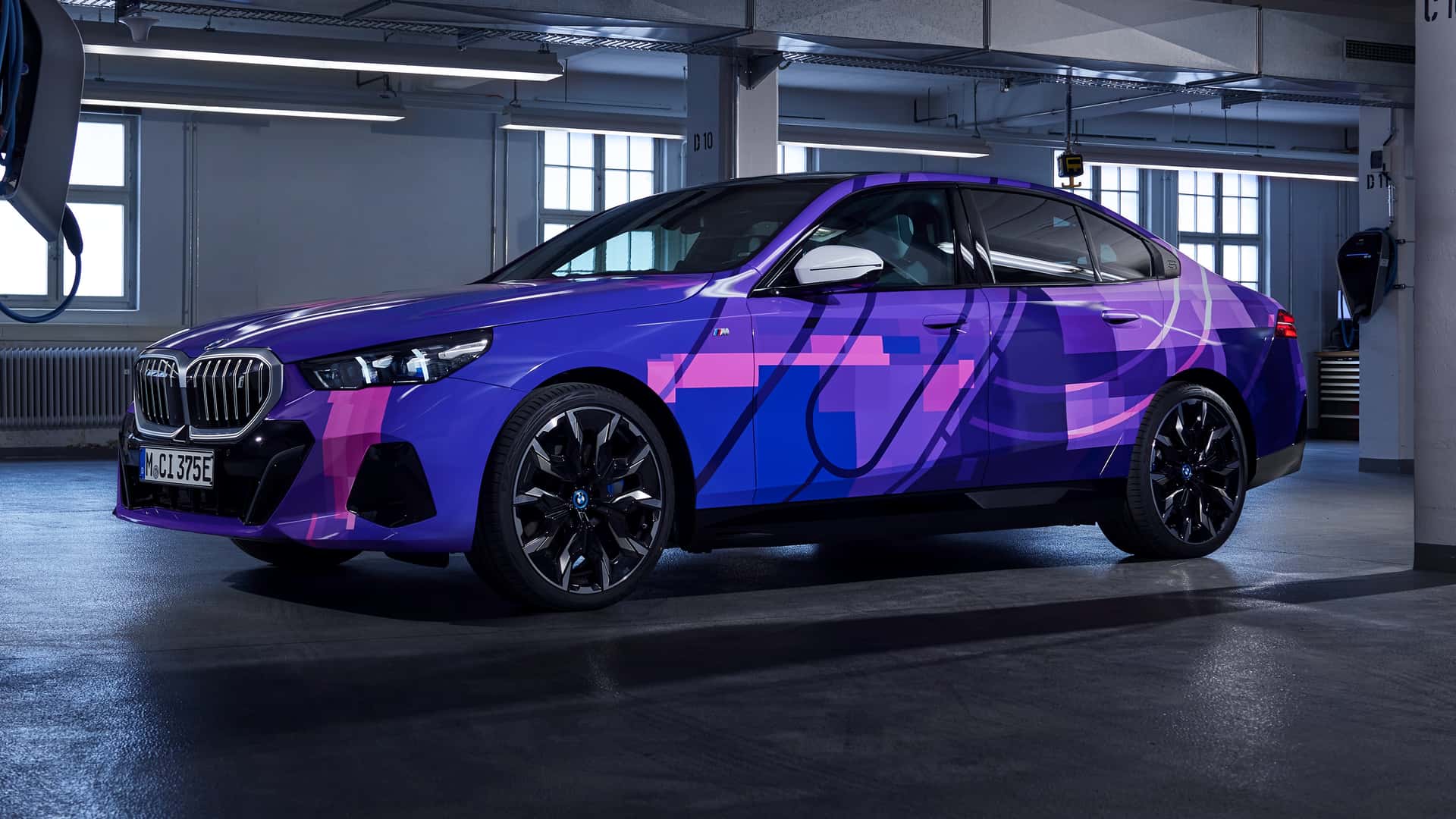 宝马5系主机操控系统,宝马5系能用手柄玩游戏吗