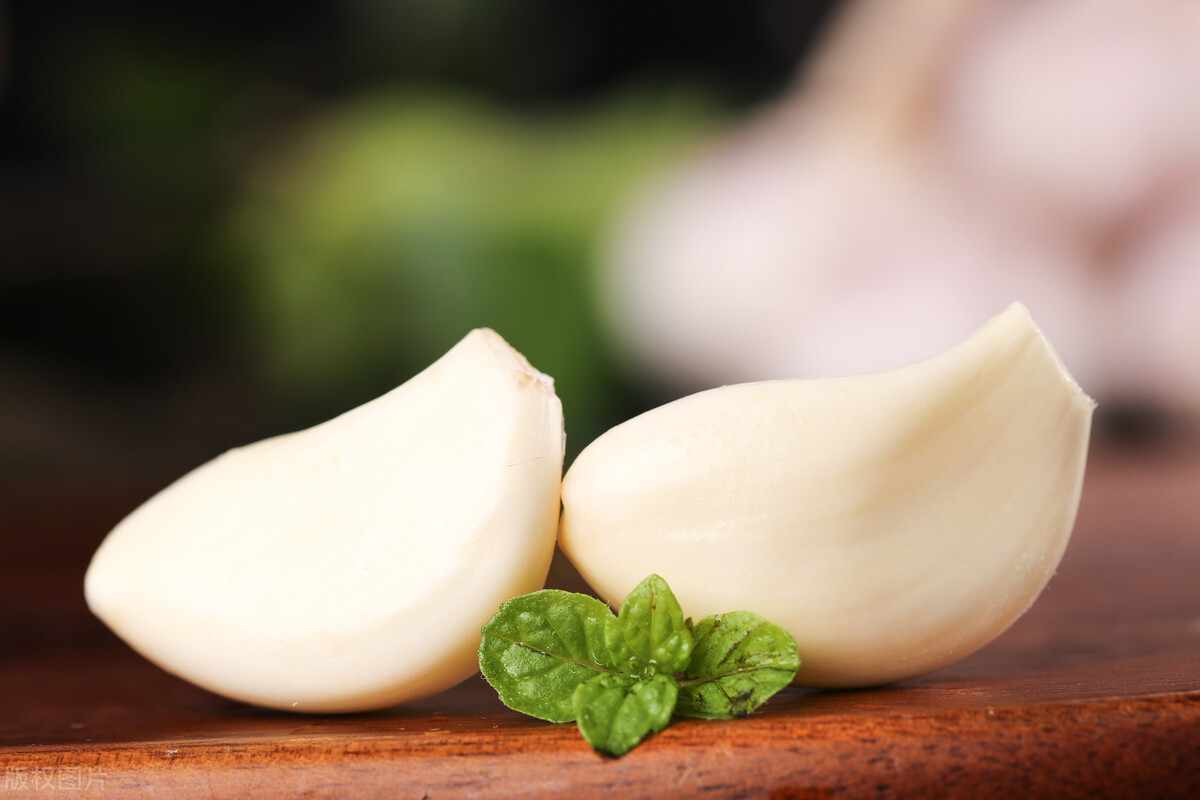 面粉放时间长了怎么补救,面粉放久了发酸怎么办